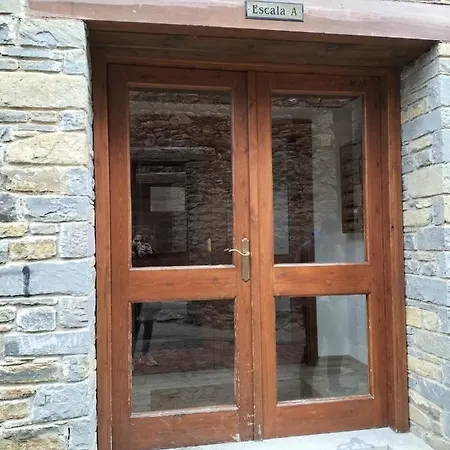 Esquia En Baqueira O Espot Y Visita Aigueestortes Y Alrededores Esterri d'Àneu Exterior photo