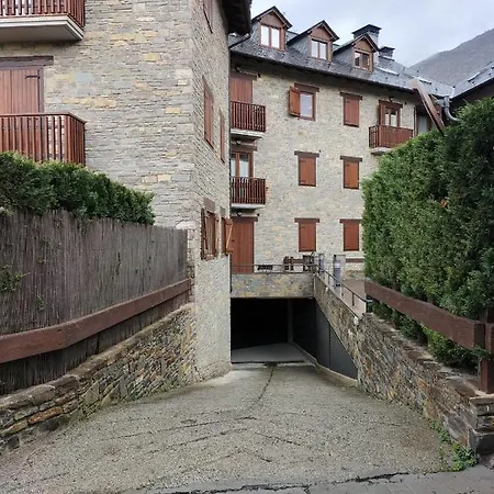 Esquia En Baqueira O Espot Y Visita Aigueestortes Y Alrededores Esterri d'Àneu Exterior photo