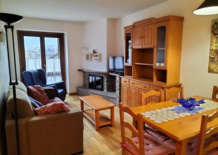 Esquia En Baqueira O Espot Y Visita Aigueestortes Y Alrededores